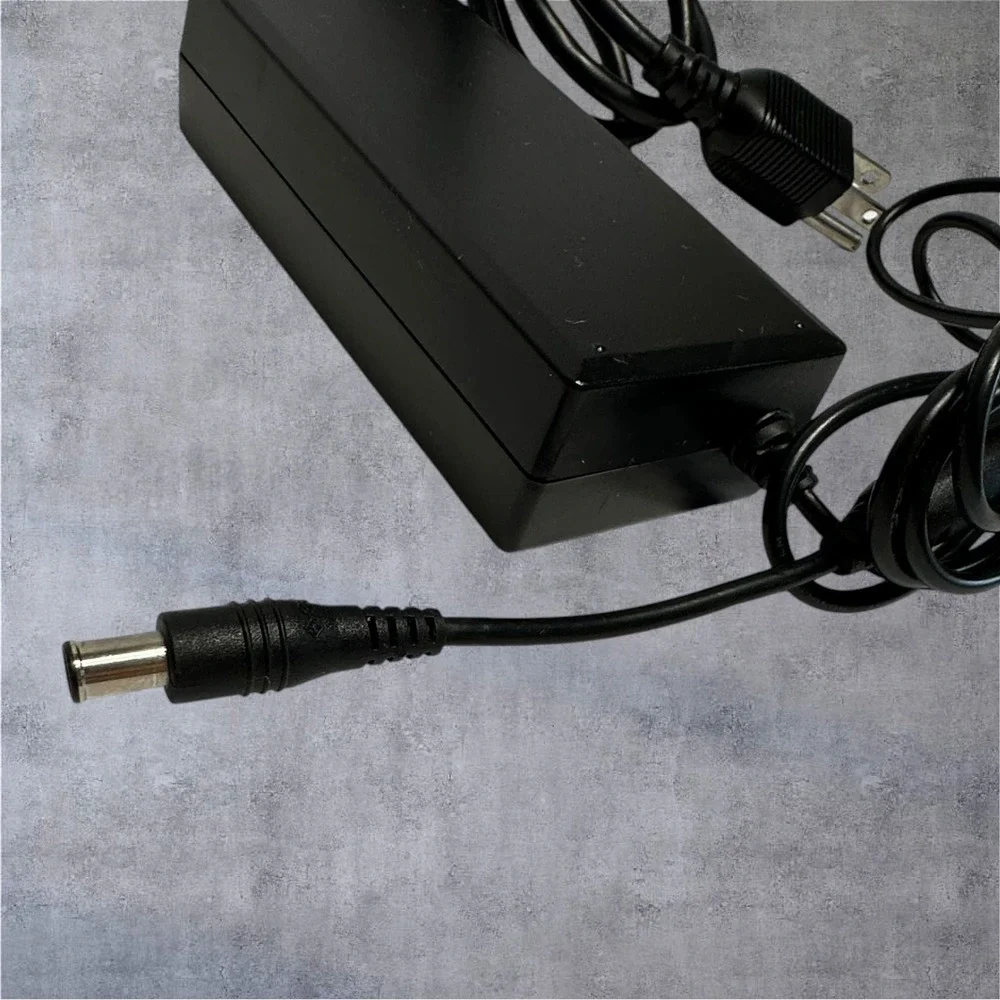 Samsung AC DC Adapter SAD03612A-UV 12V 3A Power Supply Tested OEM